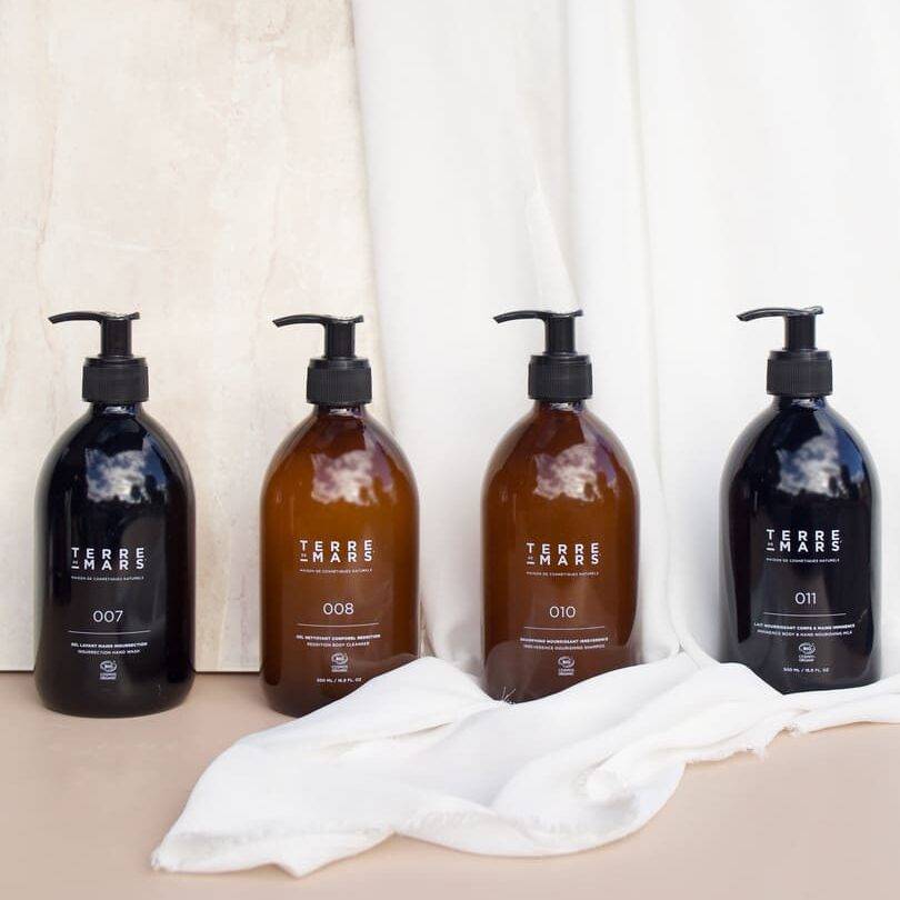 MOSS9 irreverence nourishing shampoo refillable>MAITINAMASIS ŠAMPŪNAS – COSMOS ORGANIC