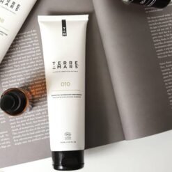 "MOSS9 irreverence nourishing shampoo refillable">MAITINAMASIS ŠAMPŪNAS – COSMOS ORGANIC"
