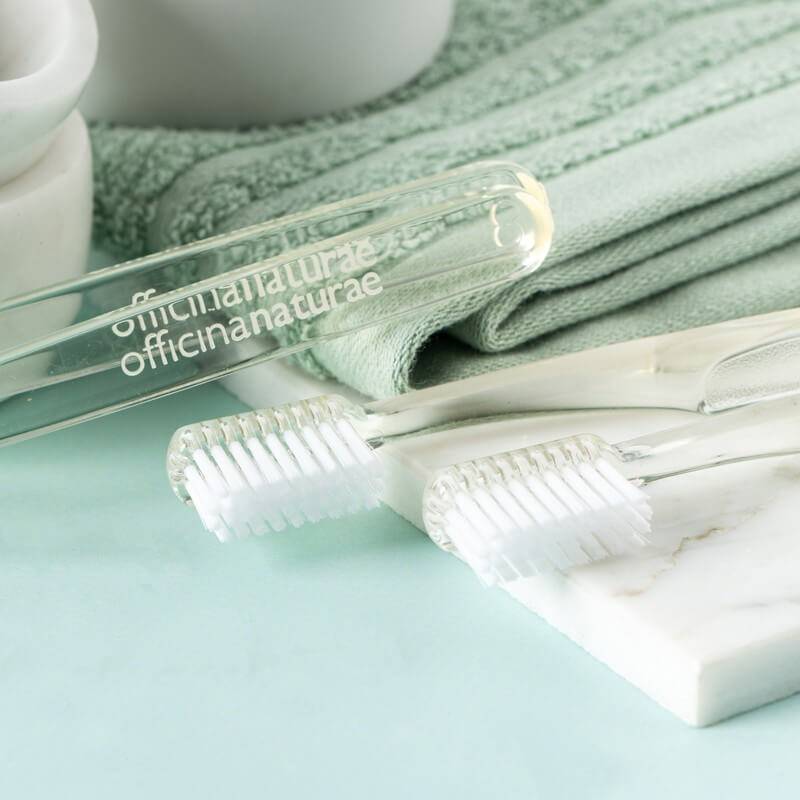 Eco sustainable whitening toothbrush moss9 Officina naturae